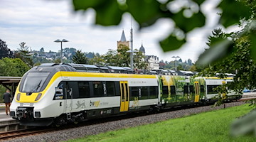 Ein mit Strom aus Akkus betriebener Zug vom Typ «Talent 3» steht im Bahnhof von Zschopau. / Foto: Jan Woitas/dpa-Zentralbild/dpa/Archivbild