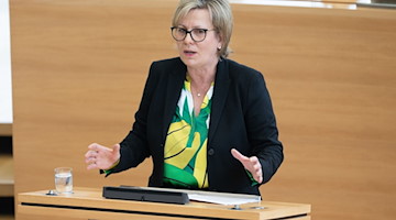 Barbara Klepsch (CDU), Ministerin für Kultur und Tourismus in Sachsen, spricht im Landtag. / Foto: Sebastian Kahnert/dpa/Archivbild