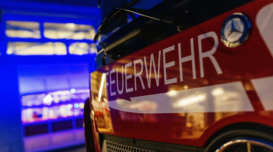 Ein Einsatzfahrzeug der Feuerwehr. / Foto: Philipp von Ditfurth/dpa/Symbolbild