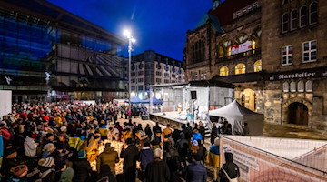 Kundgebung zum Friedenstag in Chemnitz 2023 vorm Rathaus