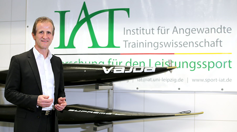 Ulf Tippelt steht im Institut für Angewandte Trainingswissenschaft. / Foto: Jan Woitas/dpa-Zentralbild/dpa