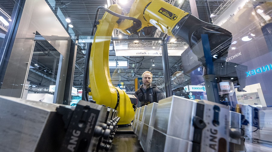 Blick auf ein Automationssystem auf der Industriemesse Intec in Leipzig. / Foto: Hendrik Schmidt/dpa/Symbolbild