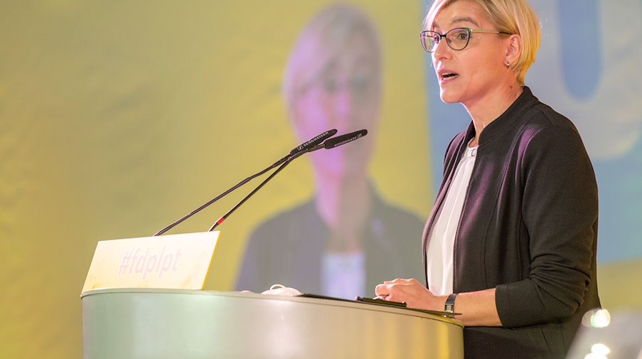 Anita Maaß (FDP) spricht. / Foto: Daniel Schäfer/dpa-Zentralbild/dpa/Archivbild