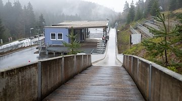 Der Zieleinlauf mit dem Wiegehaus auf der Rennschlitten- und Bobbahn Altenberg. / Foto: Sebastian Kahnert/dpa