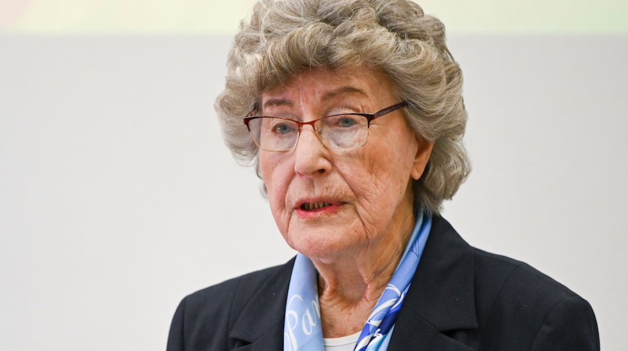 Christa Luft, ehemalige DDR-Wirtschaftsministerin. / Foto: Jens Kalaene/dpa/Archivbild