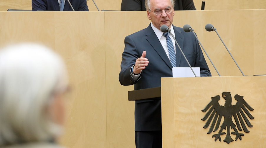 Reiner Haseloff (CDU), Ministerpräsident von Sachsen-Anhalt, spricht während der Sitzung. / Foto: Wolfgang Kumm/dpa