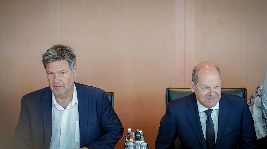 Bundeswirtschaftsminister Robert Habeck (Grüne, l) und Bundeskanzler Olaf Scholz (SPD). / Foto: Kay Nietfeld/dpa/Archivbild