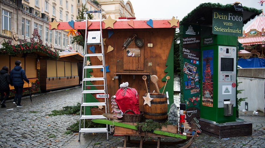 Die Weihnachtsdekoration des Strietzelmarkts in Dresden. / Foto: Arno Burgi/dpa-Zentralbild/dpa/Archivbild