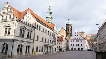 Blick auf den Markt mit dem Rathaus und der Marienkirche in der Altstadt. / Foto: Sebastian Kahnert/dpa-Zentralbild/dpa/Symbolbild