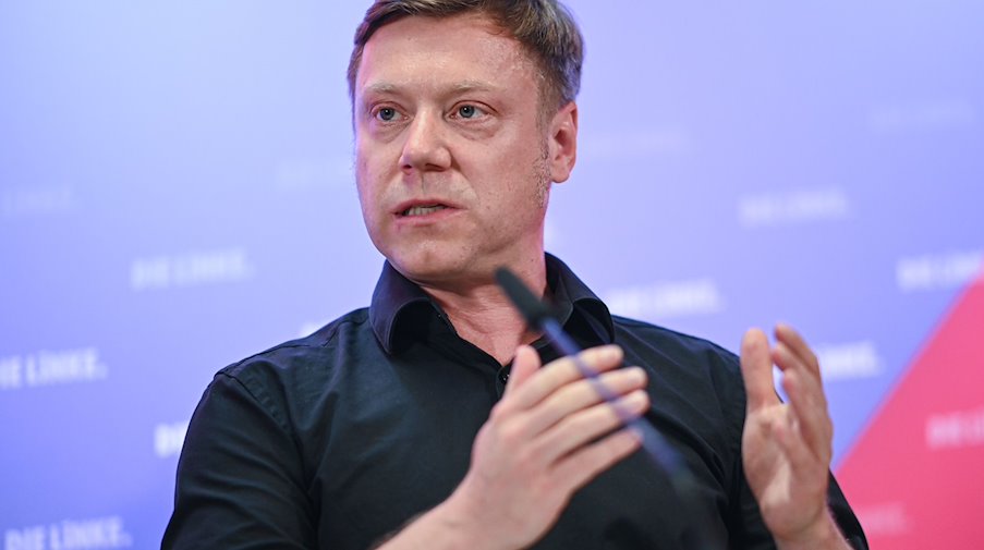 Martin Schirdewan, Vorsitzender der Linken, spricht bei einer Pressekonferenz der Partei Die Linke. / Foto: Britta Pedersen/dpa