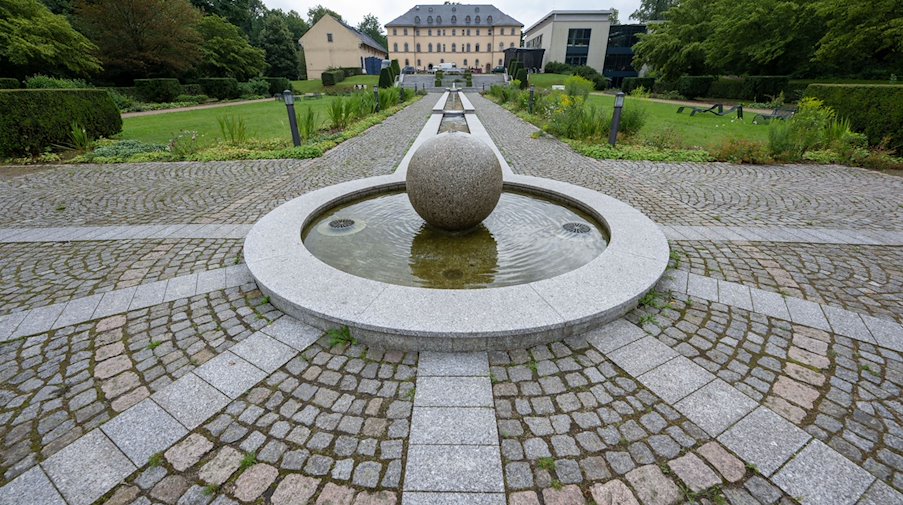 Blick auf das Palais in Lichtenstein. / Foto: Hendrik Schmidt/dpa