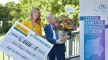 Im Monat September bekommt die Möglichmacher-Familie namhafte Unterstützung von Franziska Reichenbacher. Sachsenlottos neue Möglichmacherin und die auch sonst vielseitig ehrenamtlich engagierte Fernsehmoderatorin und ARD-Lottofee bringt nun einem Verein in Leipzig mit 5.000 Euro Glück.