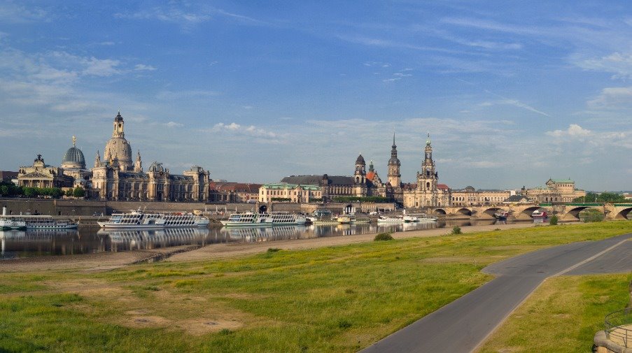 Dresden mit Elbe und Elberadweg (Bild: Archiv DieSachsen.de)