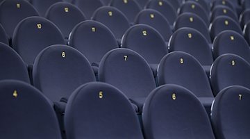 Seats in a movie theater. / Photo: Robert Michael/dpa-central image/dpa/symbol image