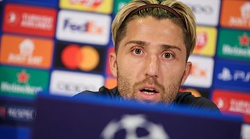 Leipzig player Kevin Kampl speaks at the press conference / Photo: Jan Woitas/dpa