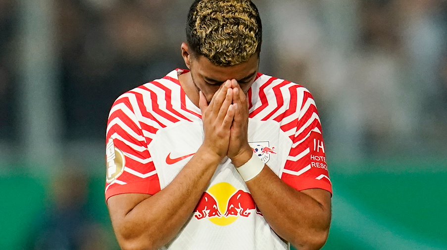 Benjamin Henrichs, del Leipzig, reacciona / Foto: Uwe Anspach/dpa