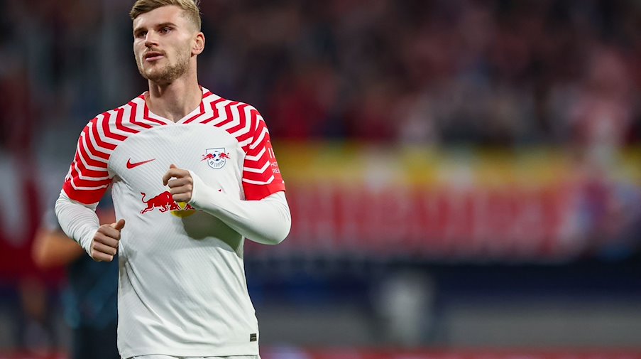 Leipzig's Timo Werner runs onto the pitch. He will be in the starting eleven against Cologne. / Photo: Jan Woitas/dpa