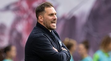 Leipzig coach Saban Uzun reacts on the sidelines / Photo: Hendrik Schmidt/dpa