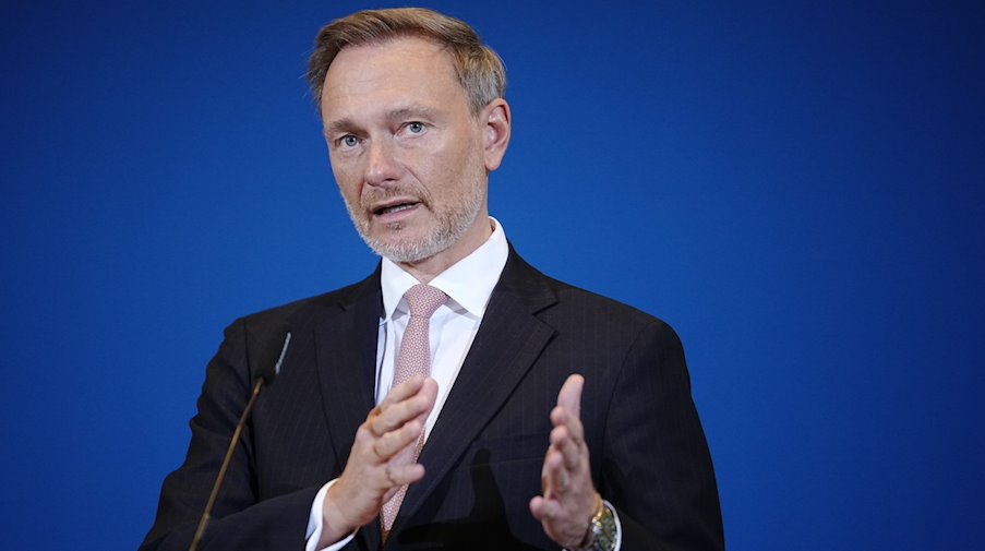 Christian Lindner (FDP), Federal Minister of Finance, gives a press conference / Photo: Kay Nietfeld/dpa