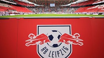 Das Logo von RB Leipzig. / Foto: Jan Woitas/dpa