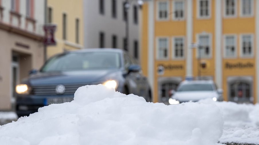 Der Winter hat den Süden von Sachsen-Anhalt fest im Griff und in eine traumhaft verschneite Landschaft verwandelt. / Foto: Hendrik Schmidt/dpa