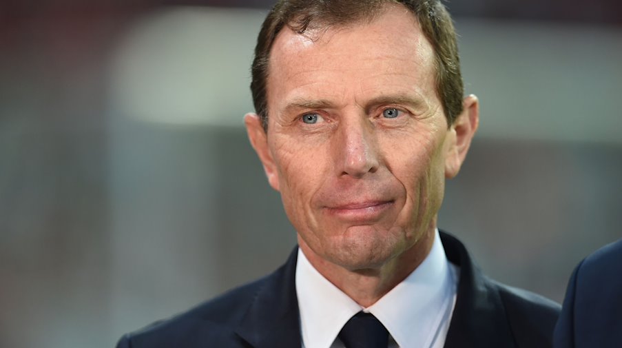 Former Spanish international Emilio Butragueno during a TV interview. / Photo: Andreas Gebert/dpa/Archivbild