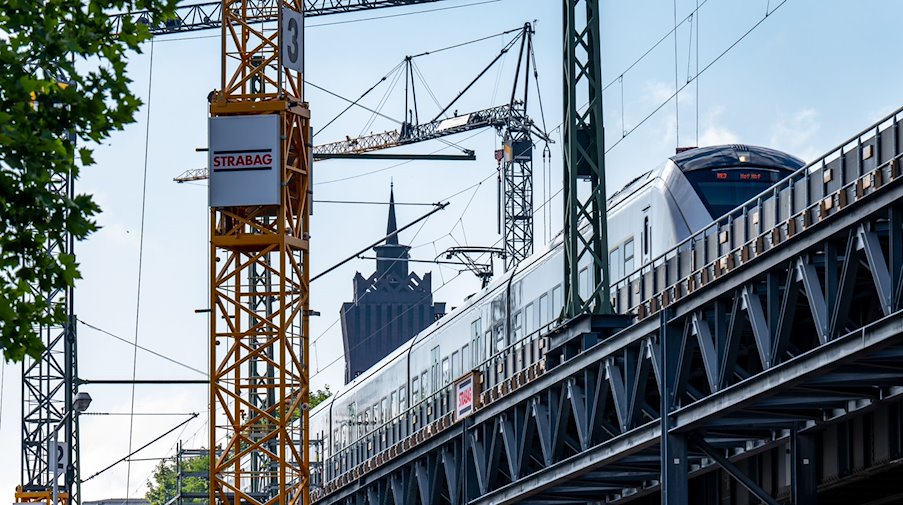 Будівельні роботи ведуться на історичному залізничному віадуку в центрі Хемніца / Фото: Hendrik Schmidt/dpa/Archivbild