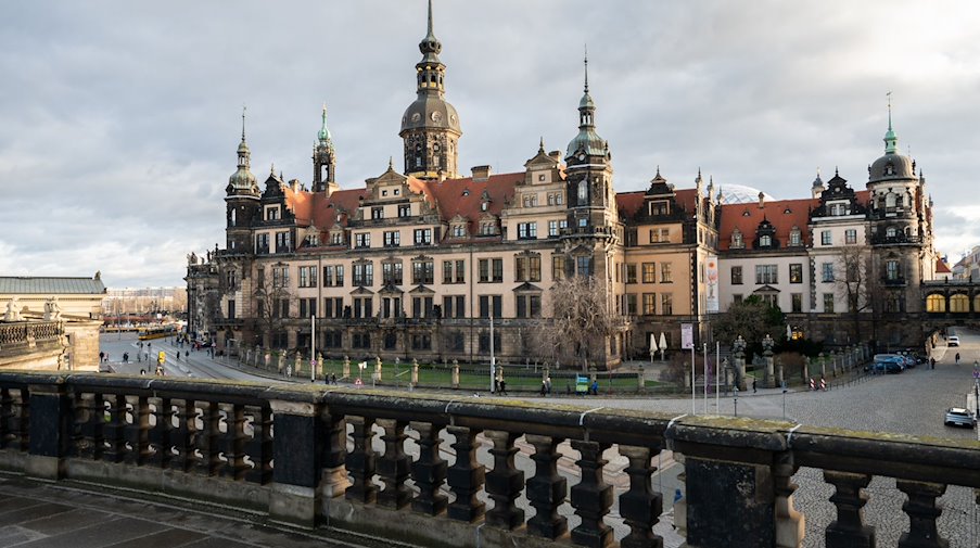 Blick auf das Residenzschloss mit dem Hausmannsturm in der Altstadt. / Foto: Robert Michael/dpa