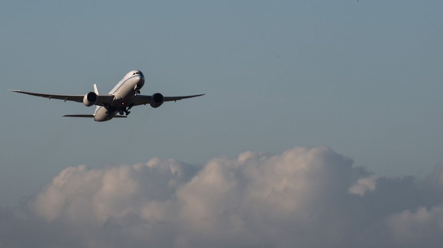 صورة لطائرة ركاب تقلع من مطار / صورة: جوليا سيبيلا / دبا / صورة رمزية