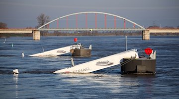 The jetties for river cruises in Torgau float in the high water of the Elbe / Photo: Jan Woitas/dpa