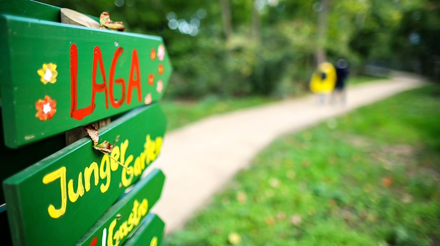Знаки вказують шлях через Державну садову виставку / Фото: Jan Woitas/dpa