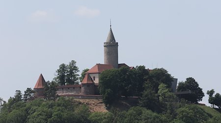 قلعة لوختنبورغ بجوار كاهلا. في هذا المكان، يمكن رؤية معرض لمصمم الأشكال الصناعية بيتر سمالون (1939 - 2023). / الصورة: بودو شاكو / وكالة الأنباء الألمانية