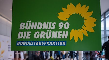 Logotipo del grupo parlamentario Bündnis90/Die Grünen en el Bundestag alemán / Foto: Michael Kappeler/dpa/Imagen simbólica