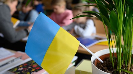 تلاميذ أوكرانيون في الصف في دريسدن. / صورة: روبرت مايكل / دبا