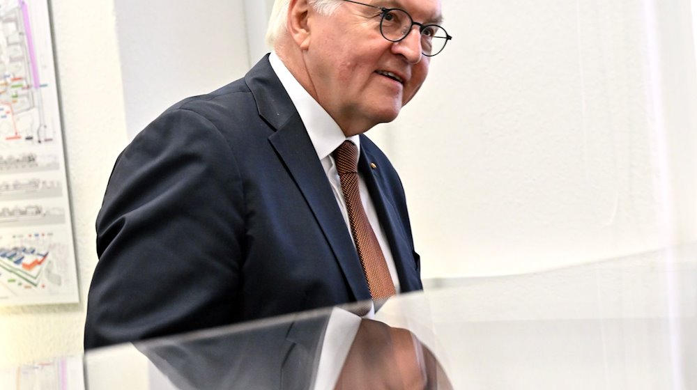 El Presidente Federal Frank-Walter Steinmeier visita Zeiss AG. / Foto: Martin Schutt/dpa