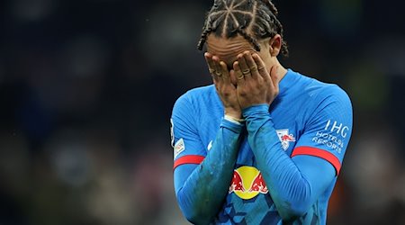 Xavi Simons, del Leipzig, se muestra decepcionado tras el partido / Foto: Jan Woitas/dpa