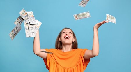 Gleich vier Sachsen schweben nach diesem Wochenende im Gewinnerglück: Jeweils 100.000 Euro wurden mit der Zusatzlotterie SUPER 6 und der GlücksSpirale gewonnen.