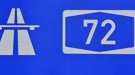 Знак, що вказує шлях до автобану 72 / Фото: Hendrik Schmidt/dpa-Zentralbild/dpa/Archivbild