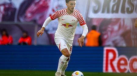 Leipzigs Spieler Eljif Elmas am Ball. / Foto: Jan Woitas/dpa