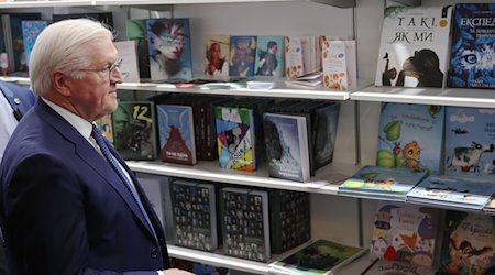 Федеральний президент Франк-Вальтер Штайнмаєр на Лейпцизькому книжковому ярмарку. / Фото: Jan Woitas/dpa