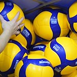 Volleyball-Spielbälle liegen auf einem Haufen. / Foto: Soeren Stache/dpa-Zentralbild/dpa/Symbolbild