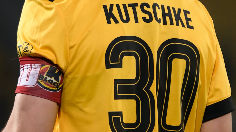 Dynamo's Stefan Kutschke wears the captain's armband with the inscription K Block / Photo: Robert Michael/dpa