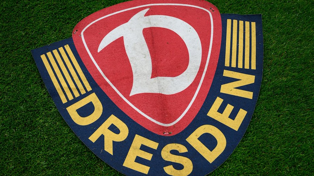 View of the Dynamo Dresden crest / Photo: Robert Michael/dpa