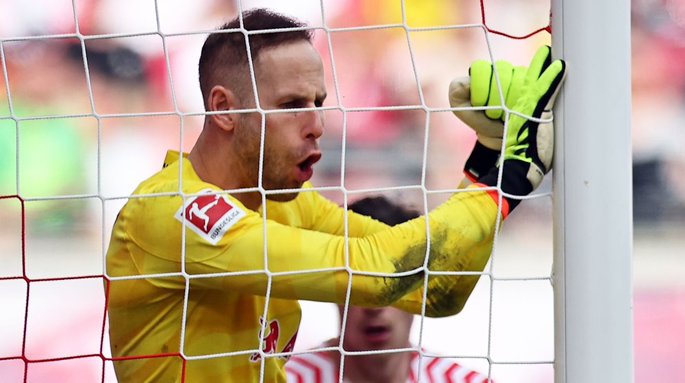 Leipzig goalkeeper Peter Gulacsi reacts after a save / Photo: Jan Woitas/dpa