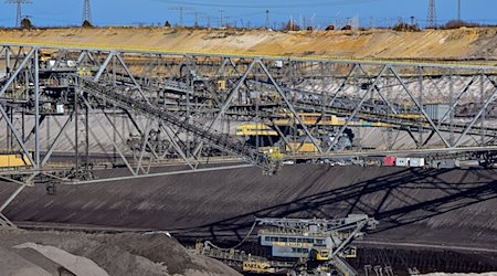 Конвеєрний міст на відкритій шахті з видобутку бурого вугілля в Вельзов-Зюд / Фото: Patrick Plleul/dpa-Zentralbild/dpa