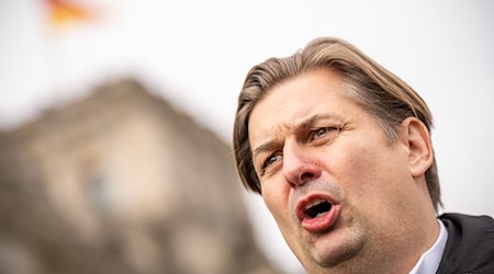 Maximilian Krah, AfD-Spitzenkandidat zur Europawahl. / Foto: Michael Kappeler/dpa
