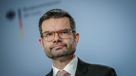 Marco Buschmann (FDP), Federal Minister of Justice, gives a press statement on the reform of § 184b StGB and the directive on violence against women in his ministry / Photo: Kay Nietfeld/dpa