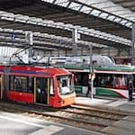 Züge der City-Bahn halten im Hauptbahnhof in Chemnitz neben Regionalbahnen. / Foto: Hendrik Schmidt/dpa/Archiv