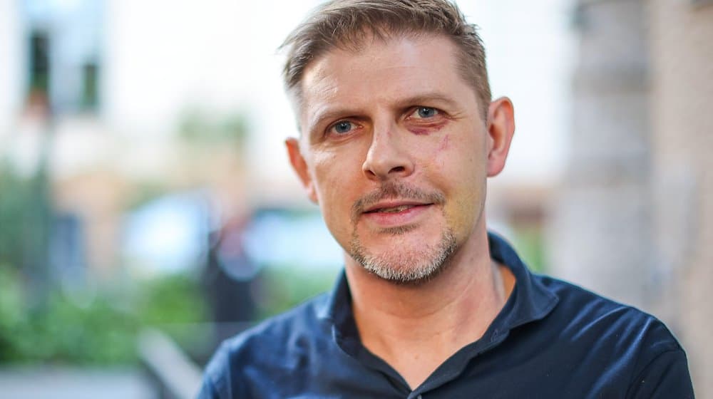 Matthias Ecke (SPD), Member of the European Parliament, stands after an election campaign event of the Saxon Minister of Social Affairs in Leipzig / Photo: Jan Woitas/dpa