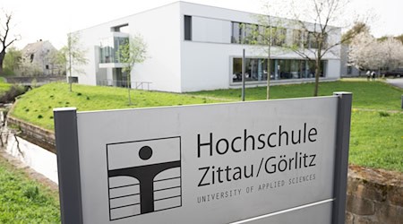 Ein Gebäude auf dem Campus der Hochschule Zittau/Görlitz. / Foto: Sebastian Kahnert/dpa